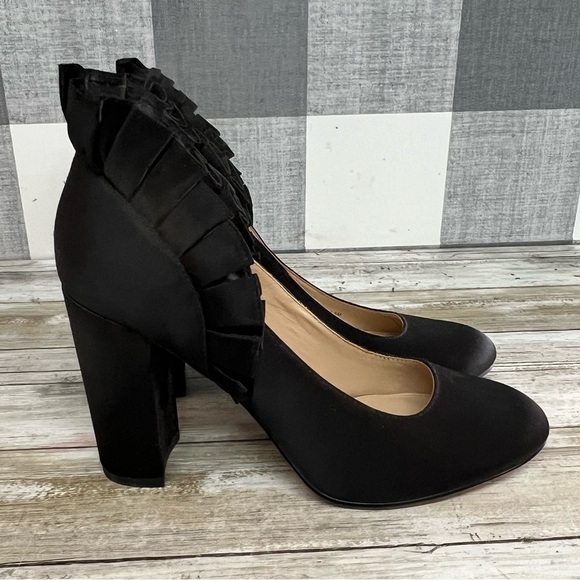 Botkier New York Vienna Ruffle Pump - Picture 4 of 16